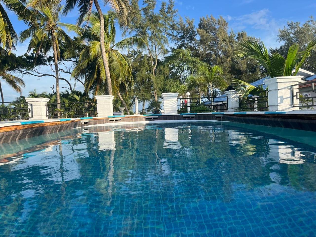 Ceylonta Beach Resort And Spa Хамбантота Екстериор снимка