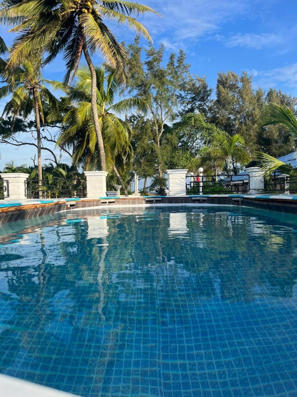 Ceylonta Beach Resort And Spa Хамбантота Екстериор снимка