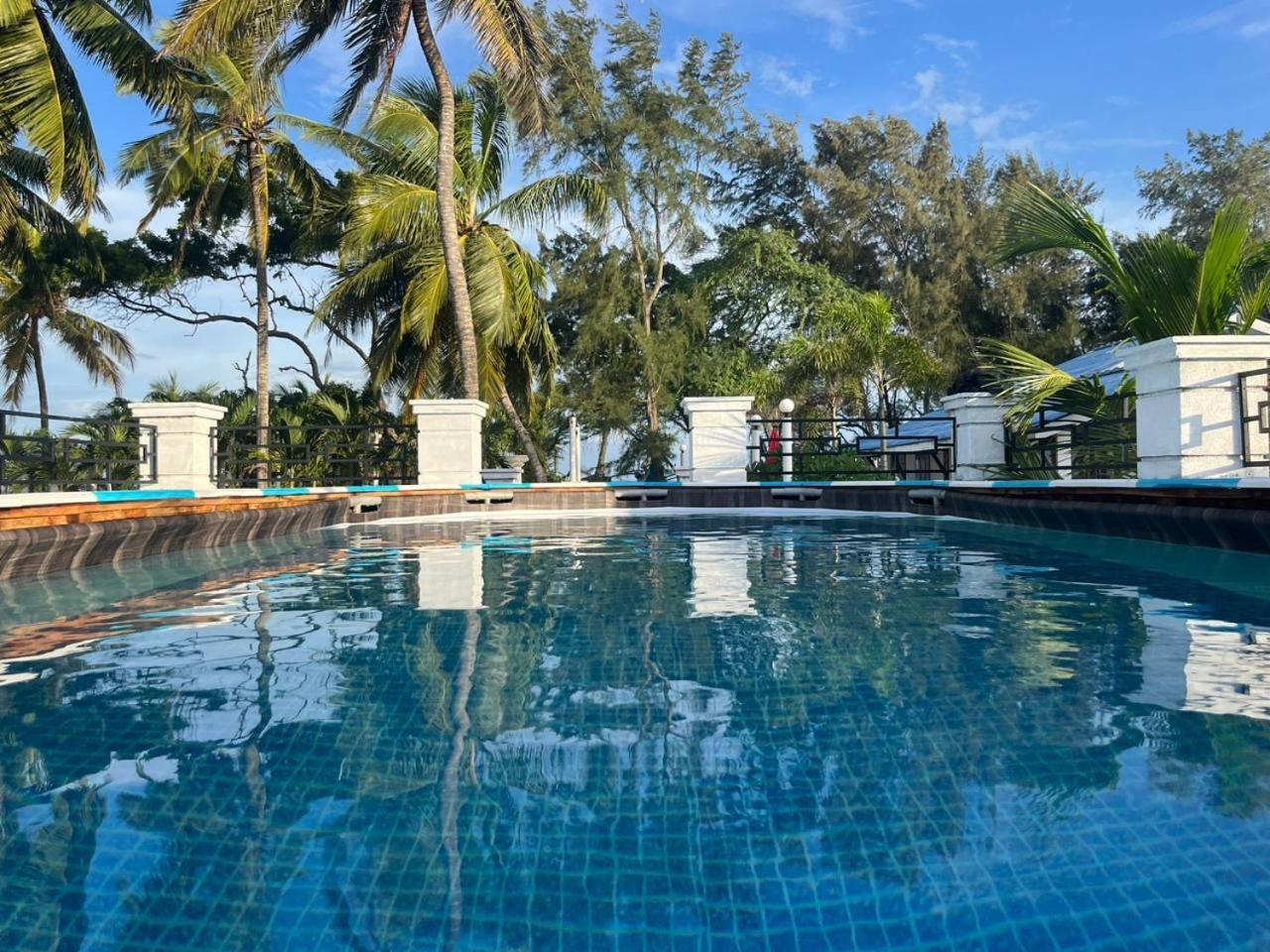 Ceylonta Beach Resort And Spa Хамбантота Екстериор снимка