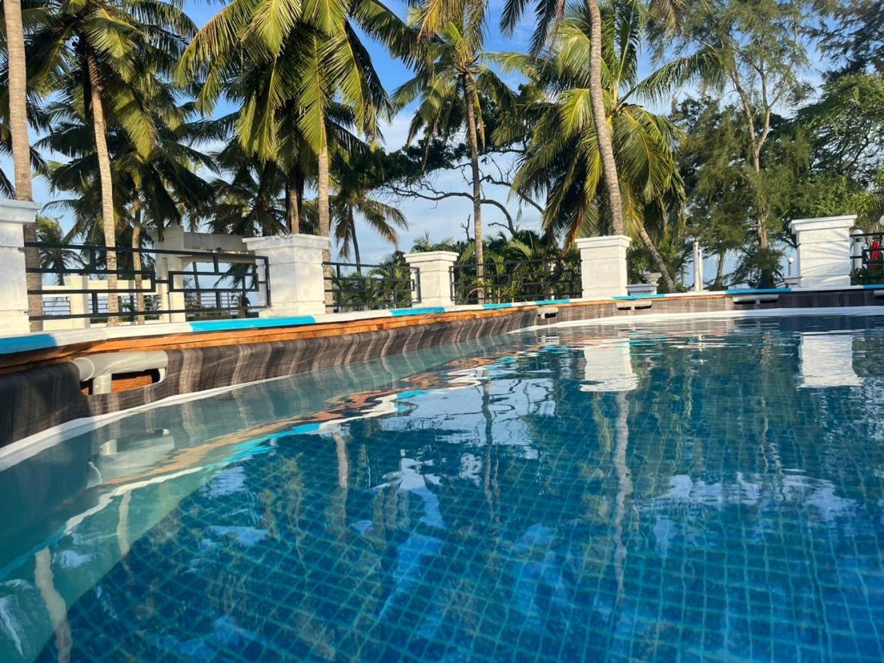 Ceylonta Beach Resort And Spa Хамбантота Екстериор снимка